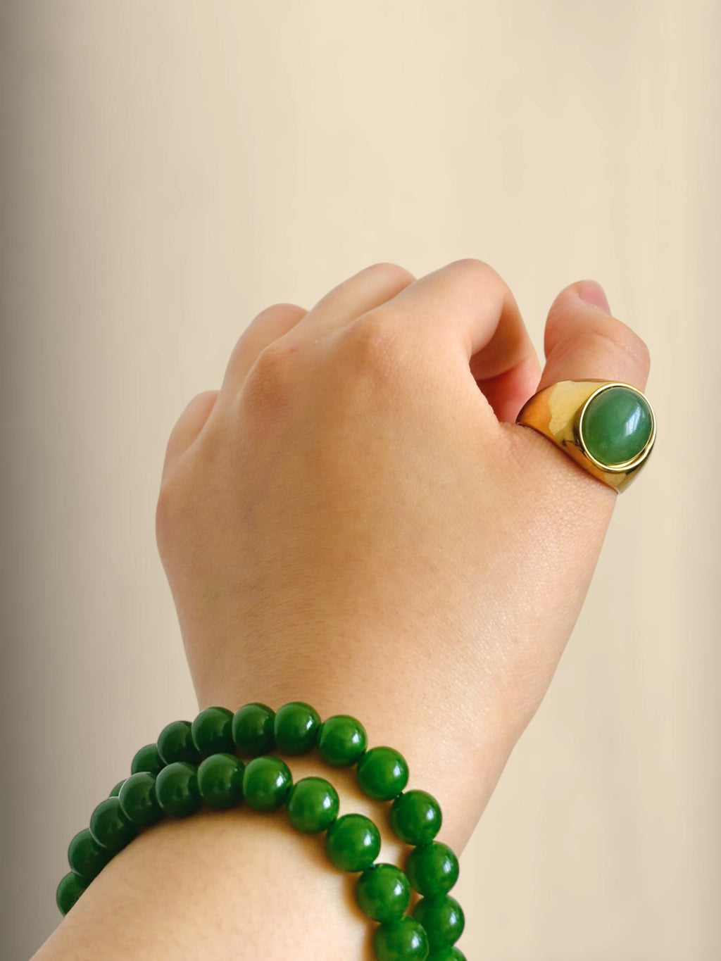Sovereign Glow – Gold-Set Green Jade Ring