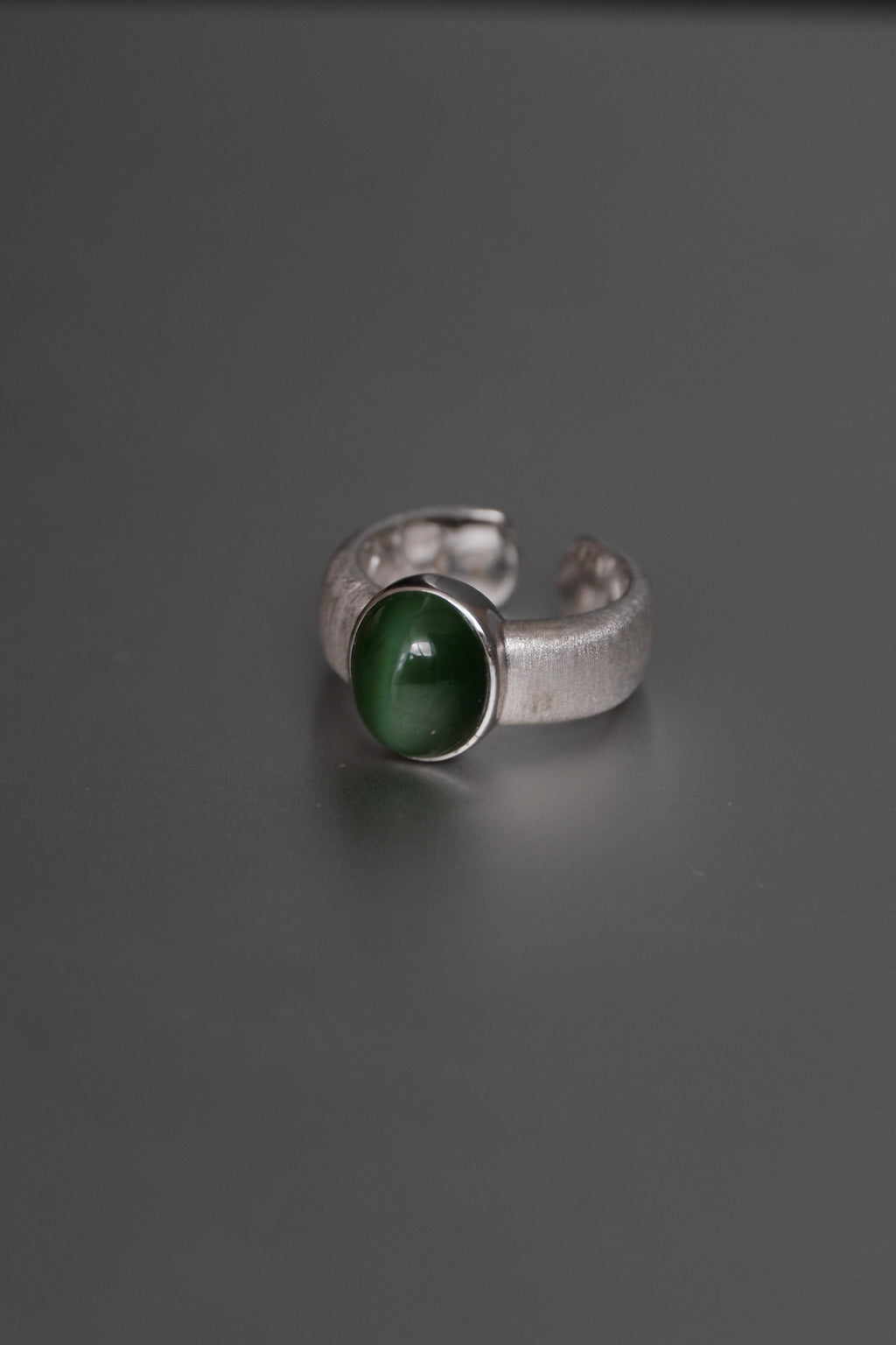 Eclipse – Cat’s Eye Jade Ring