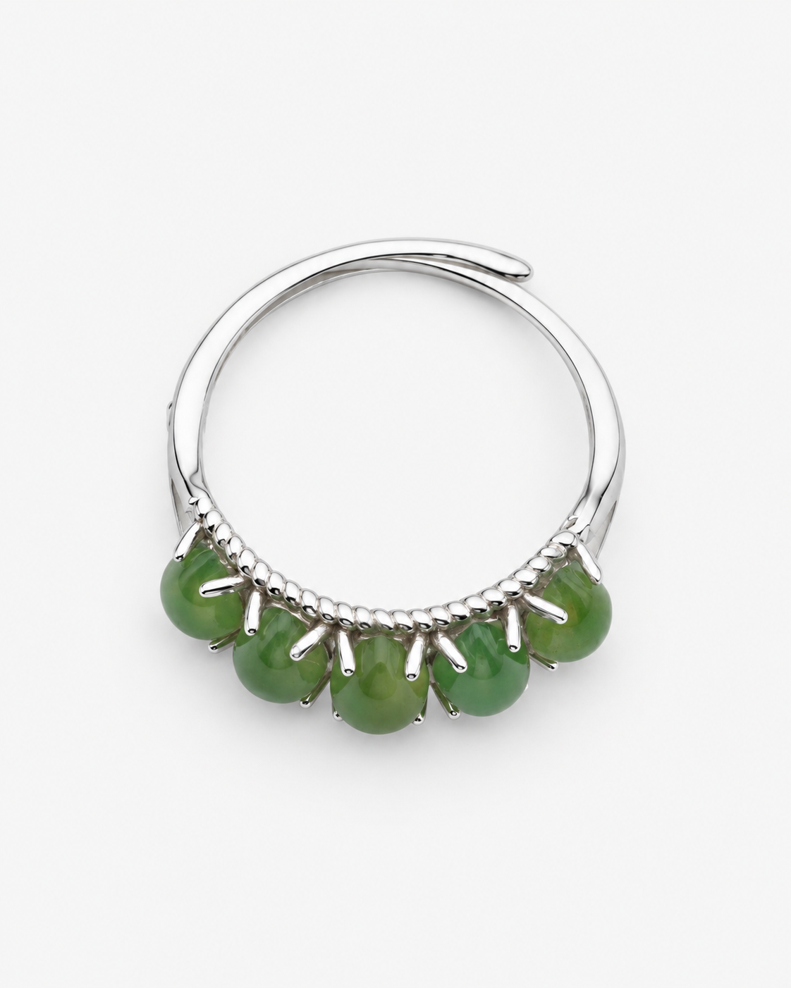 Top view of the YÙN 05 five-stone green nephrite jade ring in silver