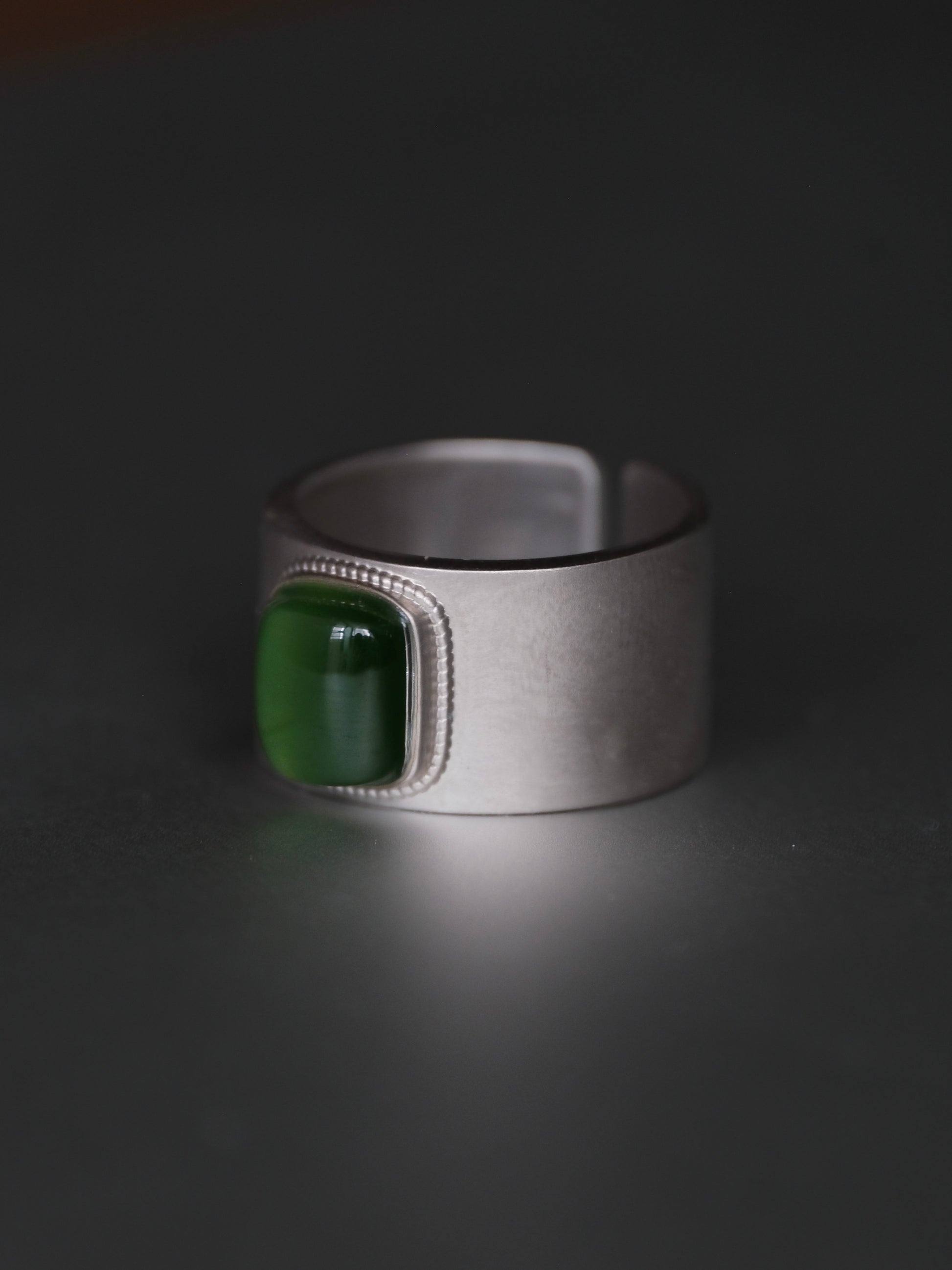 Flare – Cat’s Eye Jade Ring