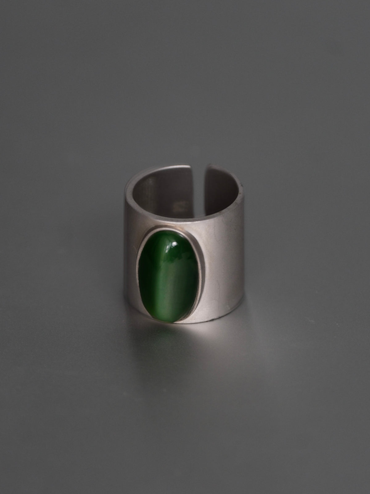 Yùn · Shift Cat's-Eye Nephrite Jade Ring