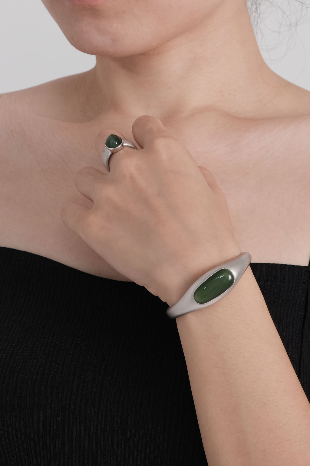 Eclipse – Cat’s Eye Jade Ring