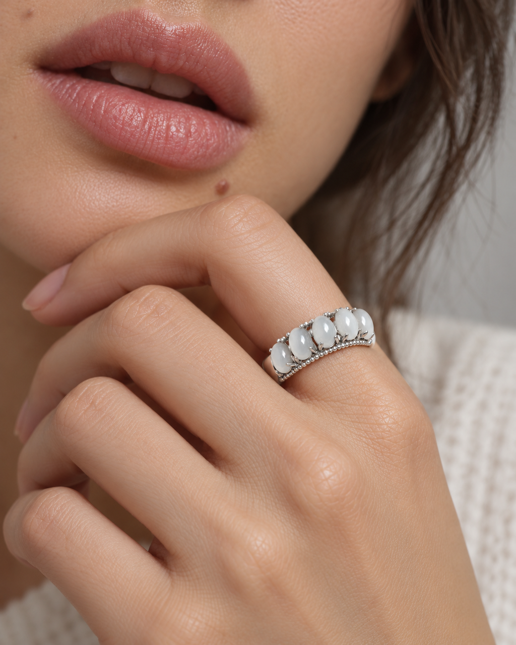 YÙN 05 five-stone white nephrite jade ring worn on hand