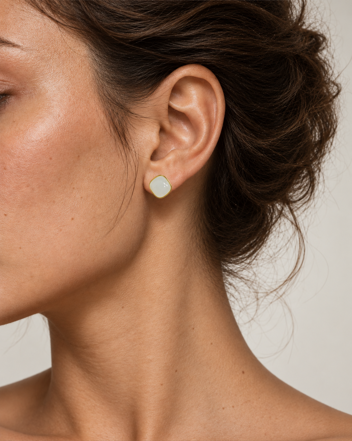 Jìng · Soft Square Stud Earrings worn by model