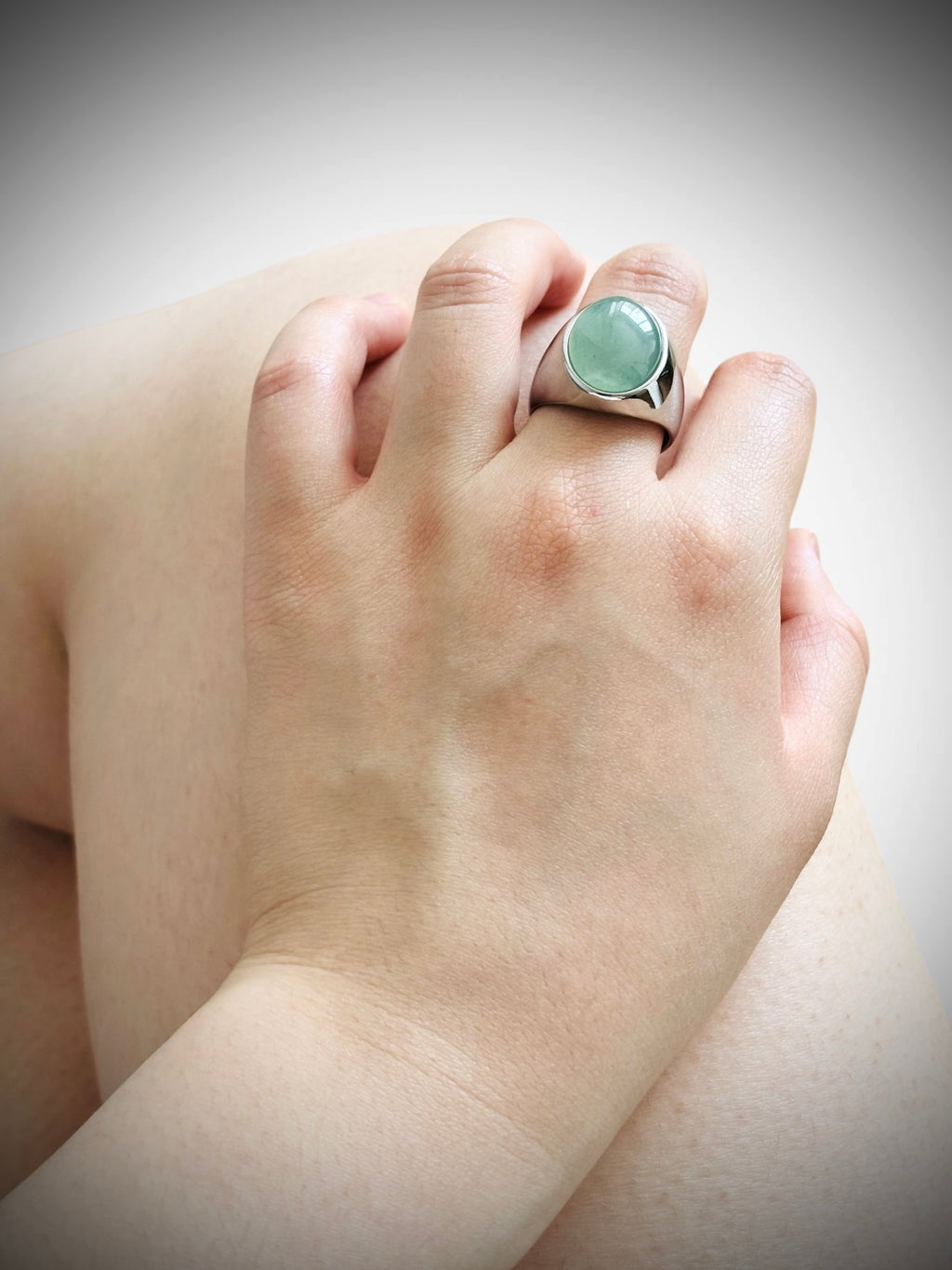 Sovereign Glow – Silver-Set Green Jade Ring